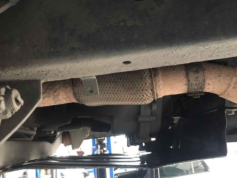 Потек передний сальник раздатки — УАЗ Patriot, 2,7 л, 2017 года ...