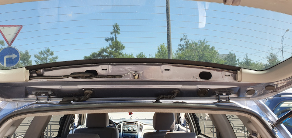 Замена лампочки доп.стопа. — Toyota Highlander (XU20), 3,3 л, 2005 года ...