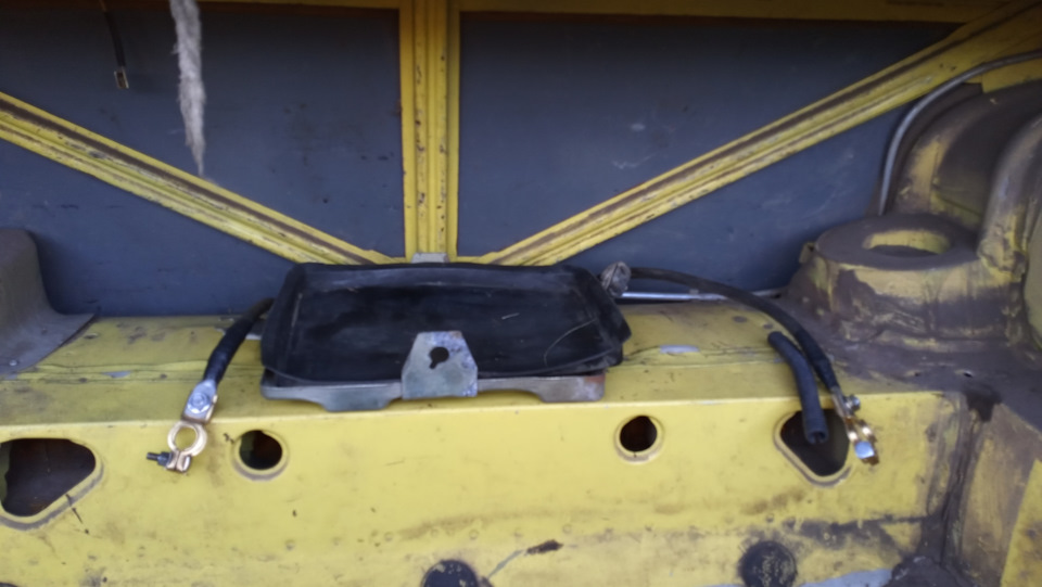 Перенос аккумулятора в багажник — Lada 2106, 1,6 л, 1977 года | своими ...