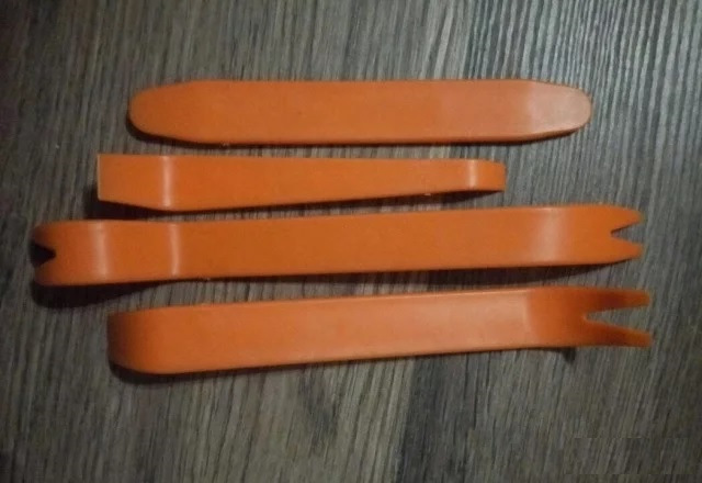 Доработка №1. Установка пищалок в треугольники. — Volkswagen Polo Sedan ...