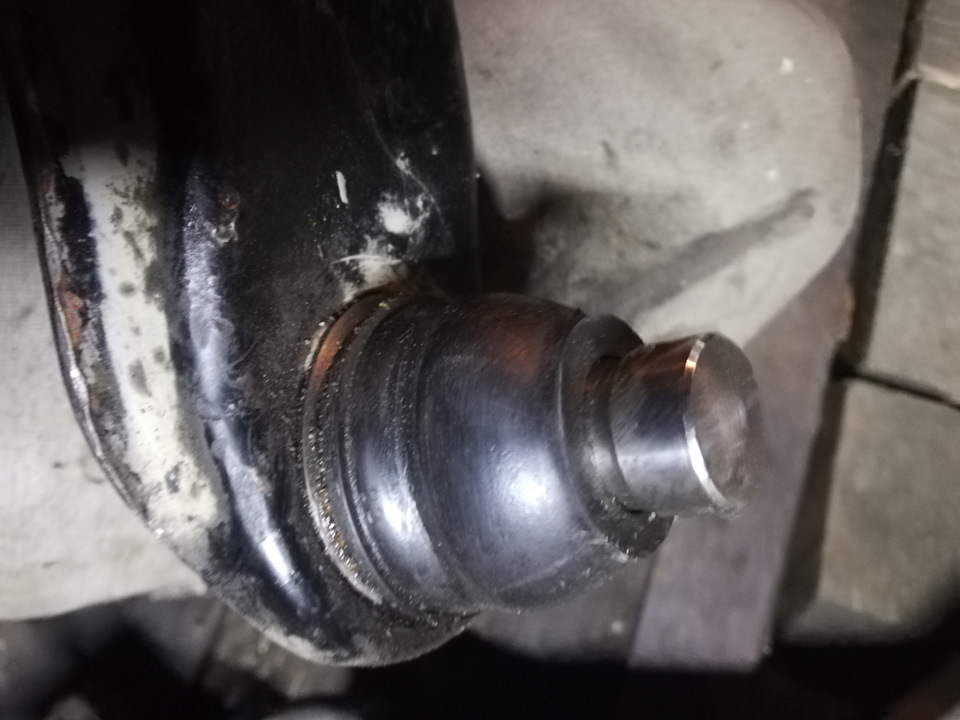 Замена вертикальных с/б передних рычагов — Mitsubishi Airtrek Turbo, 2 ...