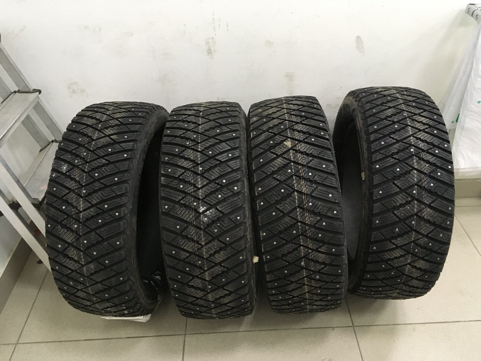 Goodyear grip ice arctic. Новые Goodyear 255 55 r19 Ice Arctic 19. Автомобильная шина Goodyear Ultra Grip Ice 245/55 r19 103s зимняя. Автомобильная шина Goodyear Ultra Grip Ice SUV 245/55 r19 103t зимняя. Автомобильная шина Goodyear Ultra Grip Ice Arctic SUV 245/55 r19 103t зимняя шипованная.