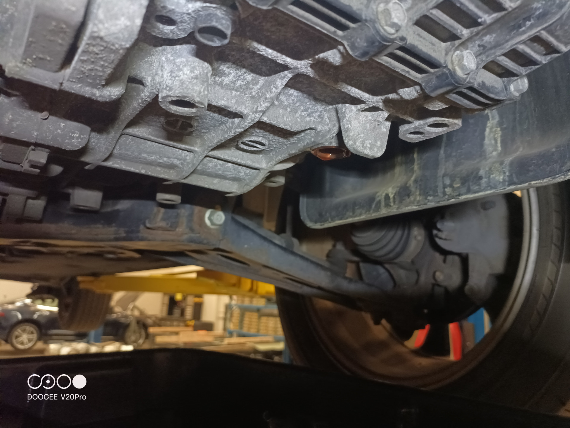 Engine and transmission oil change. — KIA Soul (2G), 2 л, 2014 года