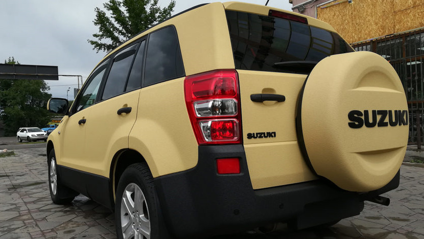 Р–С‘Р»С‚С‹Р№ Suzuki Grand Vitara