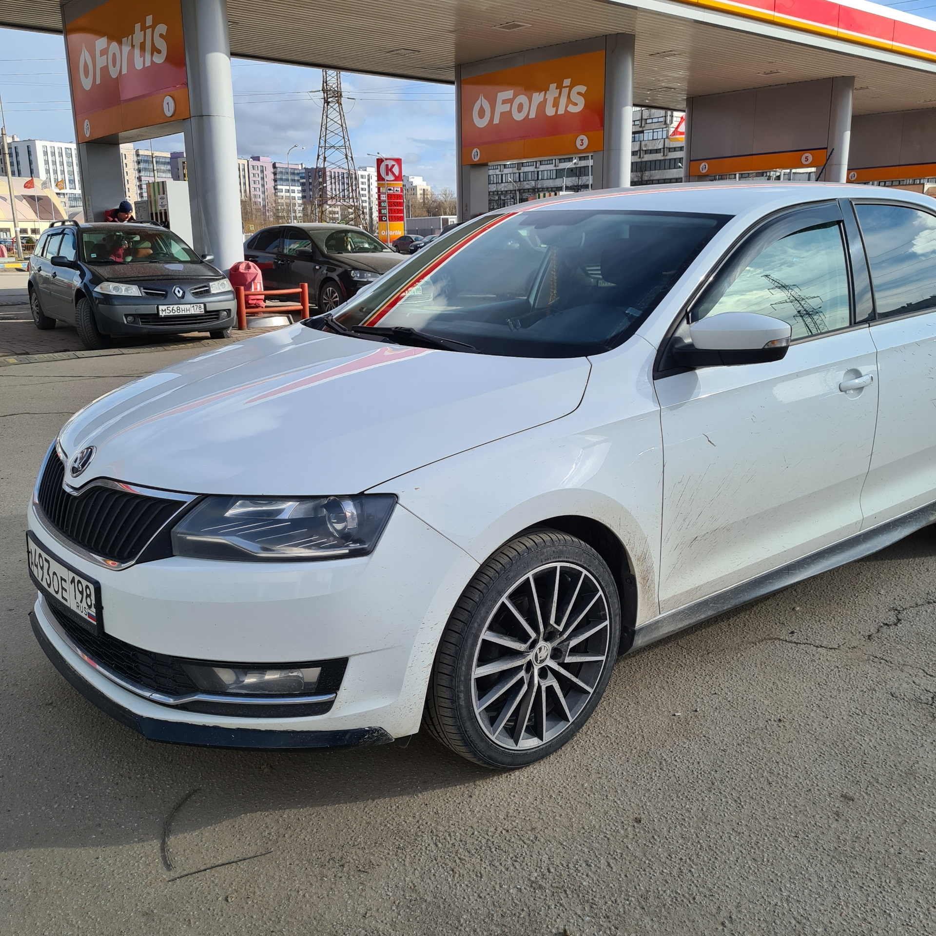 6 90 л. Отзыв шкода рапид 90 л с. Skoda rapid active 1. 6 90 л. Шкода рапид лифтбек.