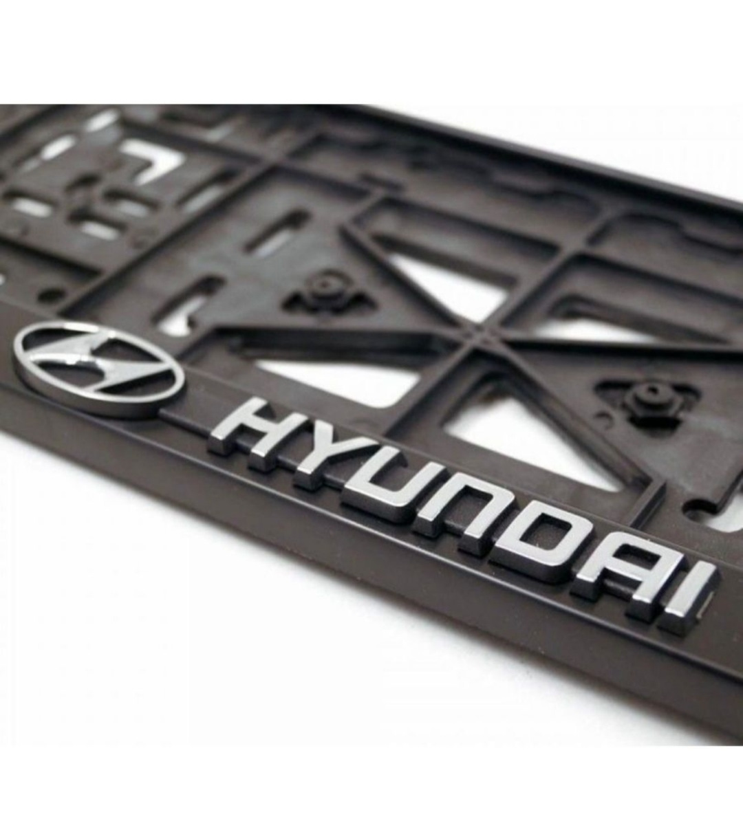 Рамки для автомобилей с надписями. Hyundai рамка номерного знака. Рамка номерная Hyundai артикул. Номерные рамки Hyundai Tucson. Номерная рамка Hyundai Palisade.