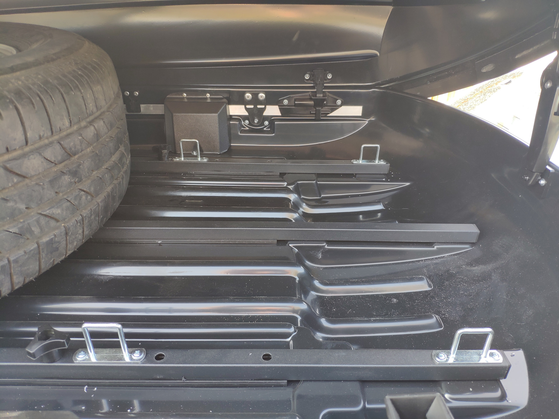 Аэробокс, скобы для закрепления груза — Hyundai Tucson (JM), 2,7 л ...