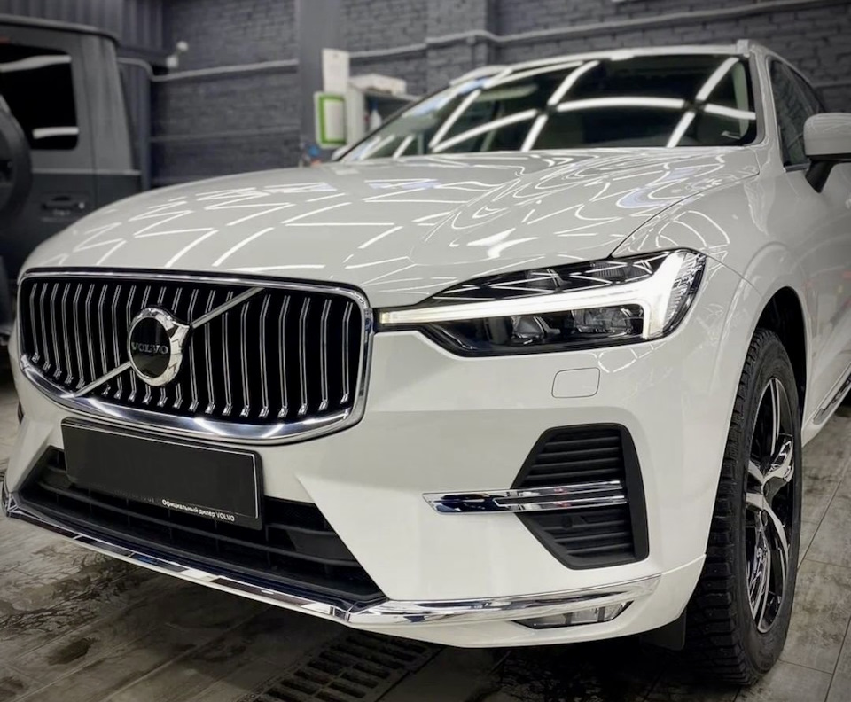 Подиум гос. номера. — Volvo XC60 (2G), 2 л, 2021 года | аксессуары | DRIVE2