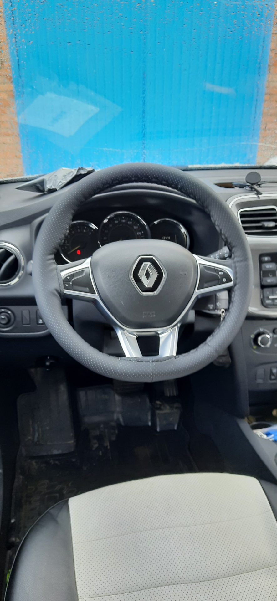 Чехол на руль — Renault Sandero Stepway (2G), 1,6 л, 2018 года | аксессуары  | DRIVE2