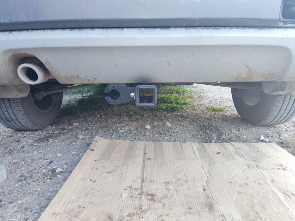 Кронштейн розетки — Nissan Terrano III