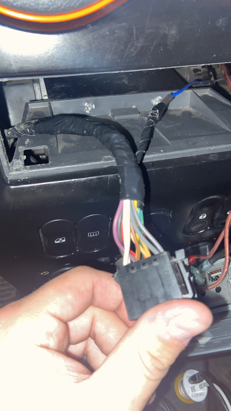 Фото в бортжурнале Renault Logan (1G)