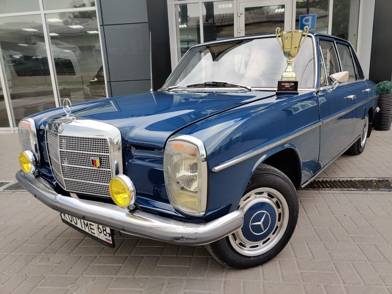 Mercedes Benz w115