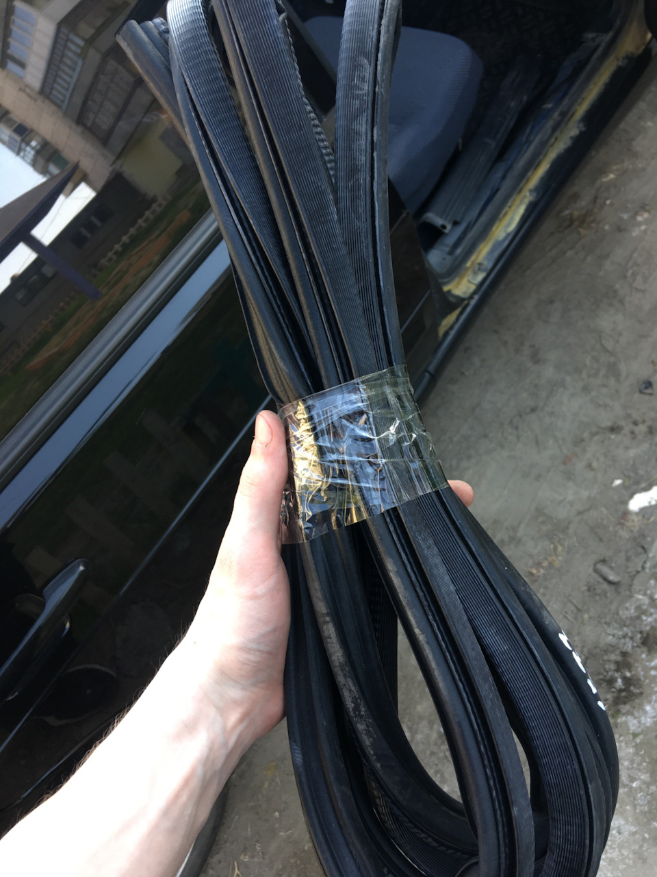 Замена уплотнительных резинок дверей — LADA 2115, 1,6 л., 2010 года ...