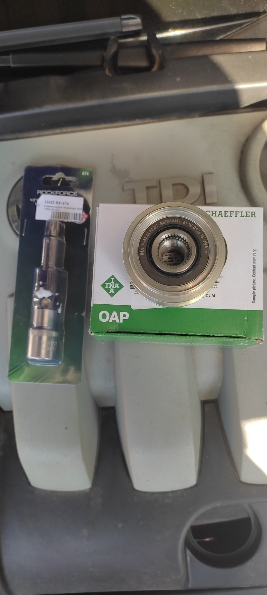 Замена обгонной муфты генератора — Volkswagen Golf Variant (Mk5), 1,9 л ...