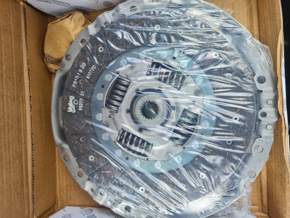 Металлический звук в районе коробки. Сцепление/коробка — Alfa Romeo GT ...