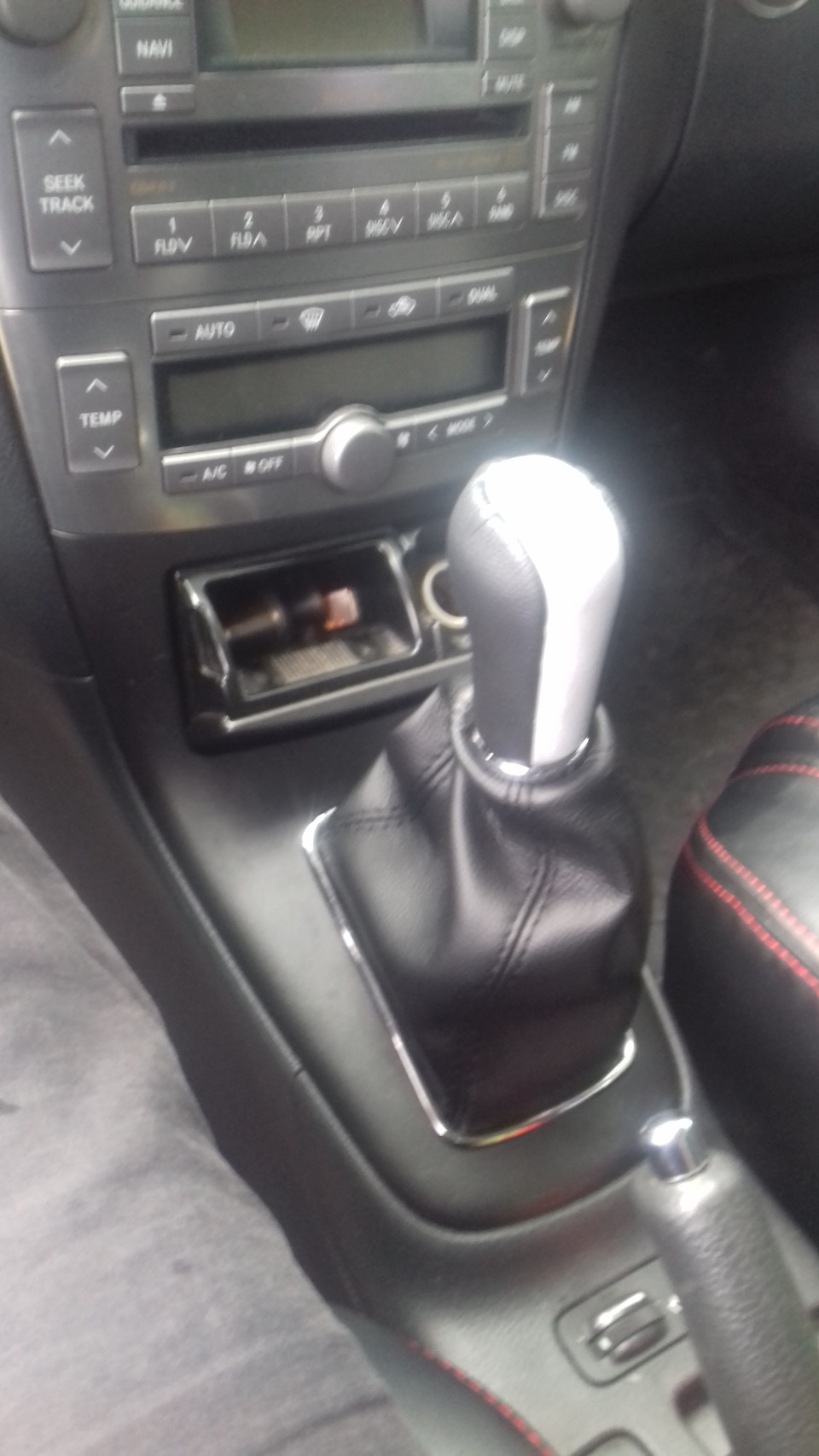 Фото в бортжурнале Toyota Avensis II