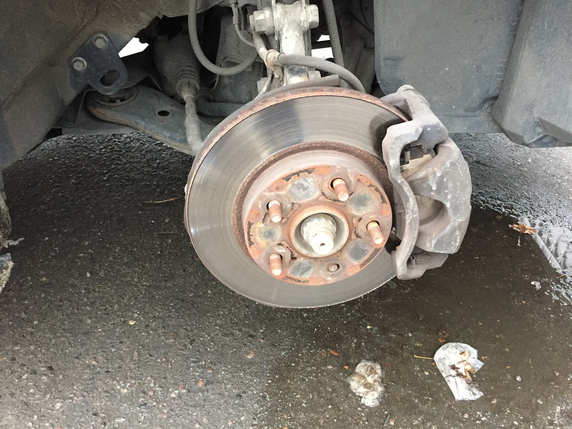 Беда не приходит одна (замена пробитого колеса с последствиями ...