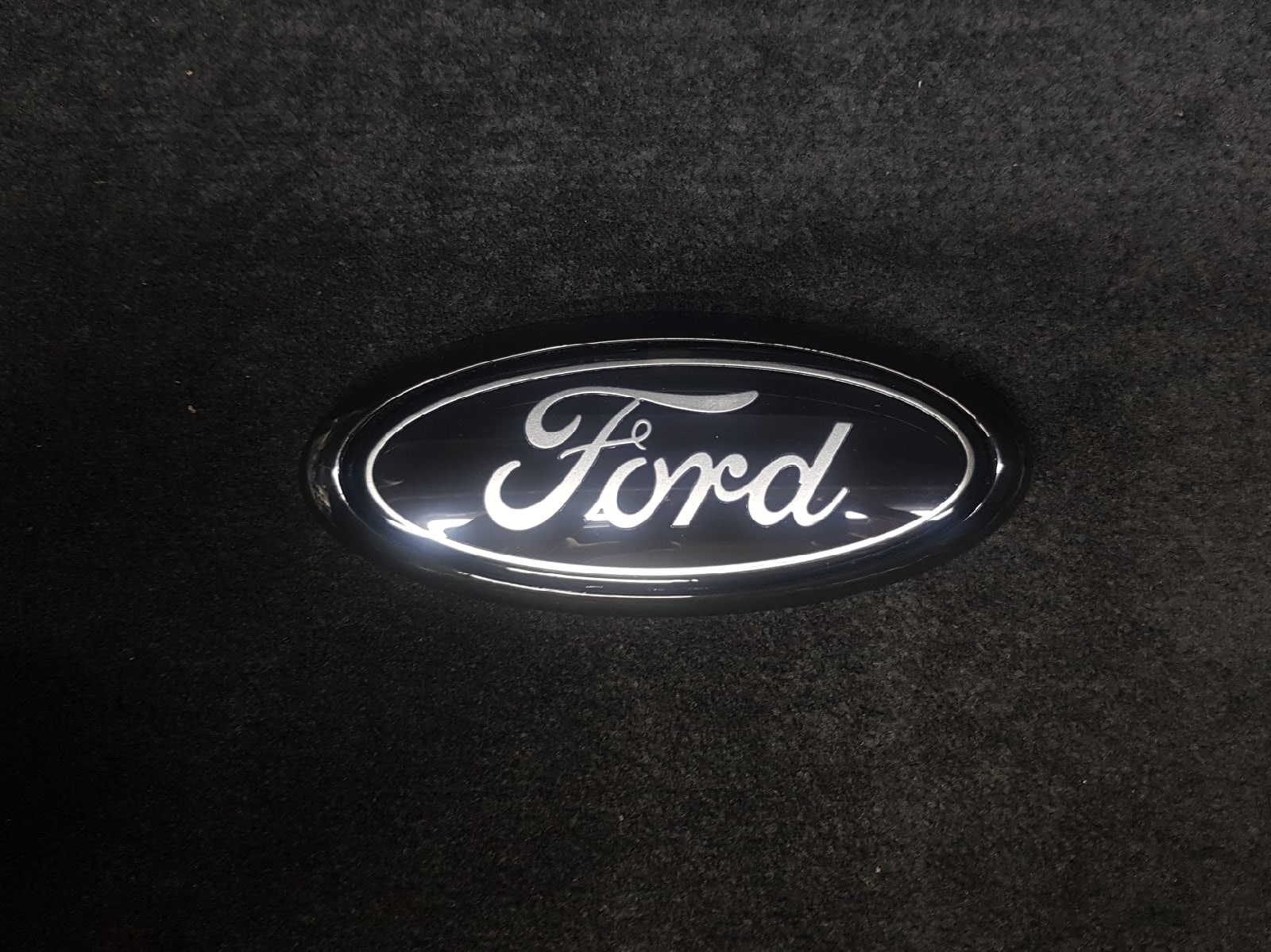 Значок черного цвета) — Ford Focus Sedan II, 1,6 л, 2005 года | тюнинг ...