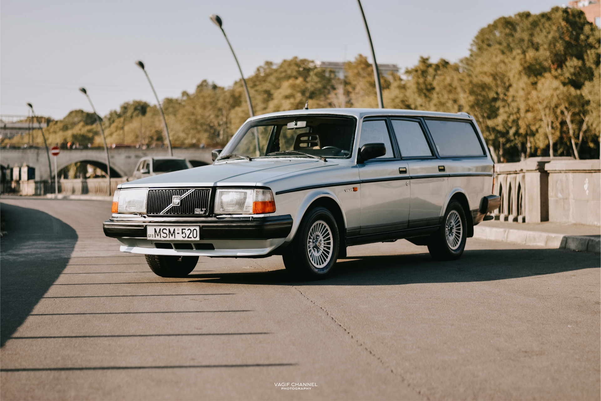 Volvo 240 GLT.