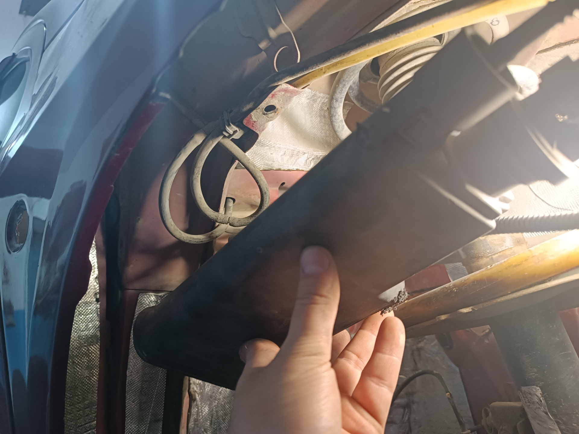 Локер(подкрылок) — Peugeot 307, 2 л, 2004 года | своими руками | DRIVE2