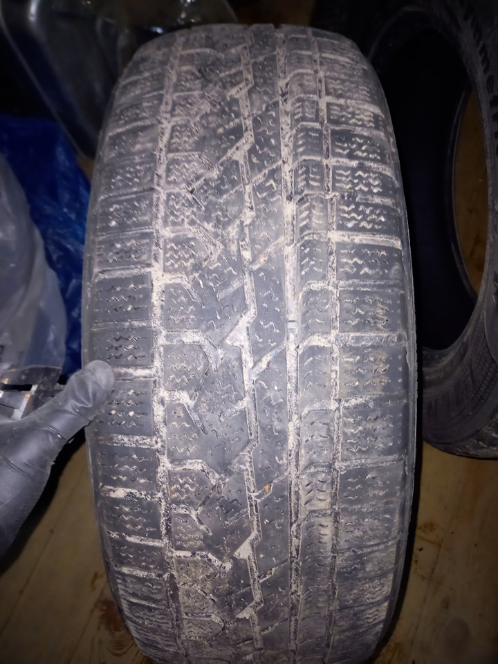 Шины зимние нешипованные Kumho 235/65 R17 на Mitsubishi Airtrek Turbo ...