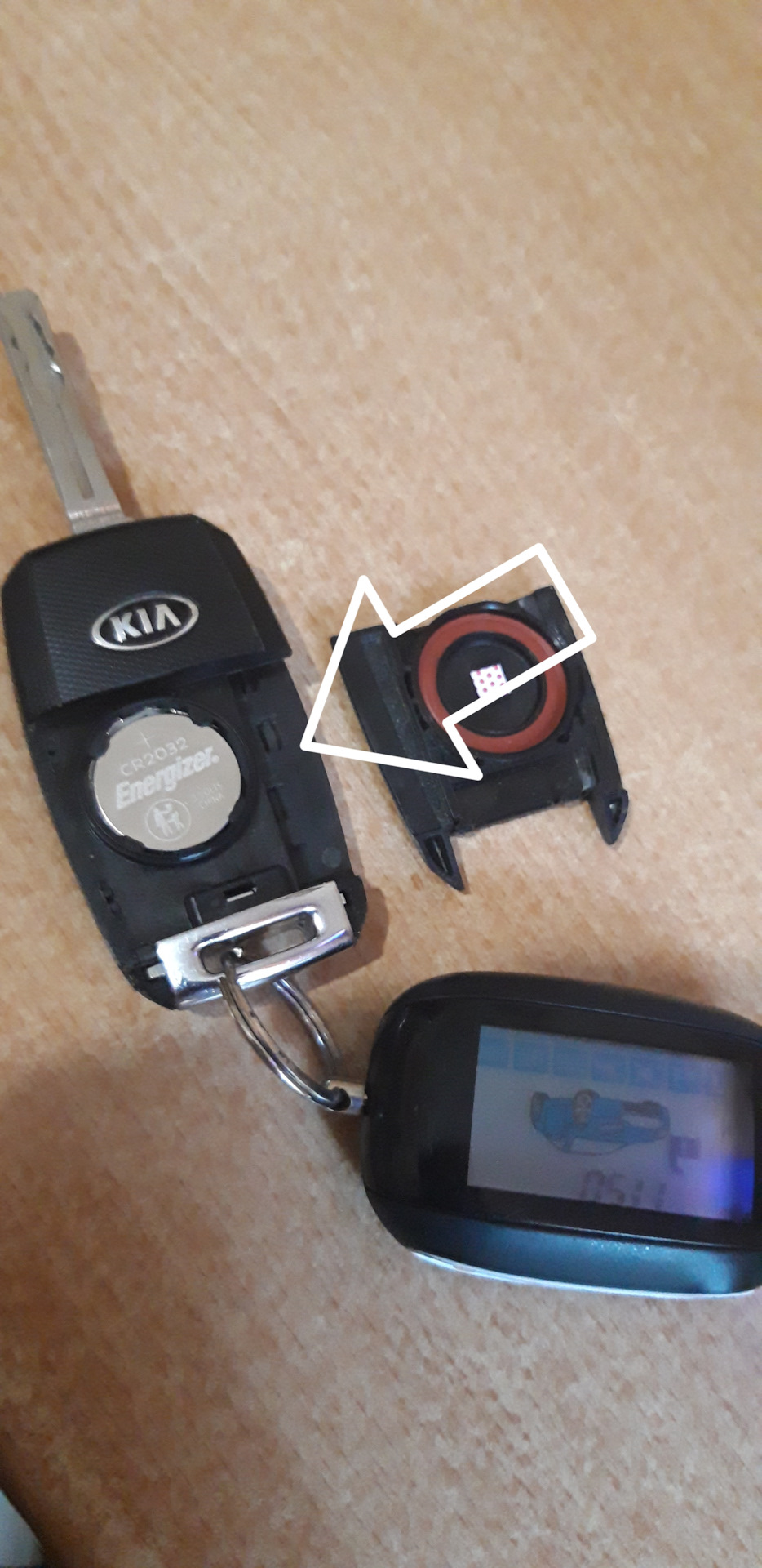 Плохо срабатывает кнопка на брелке StarLine B64. — KIA Ceed SW (2G), 1 ...