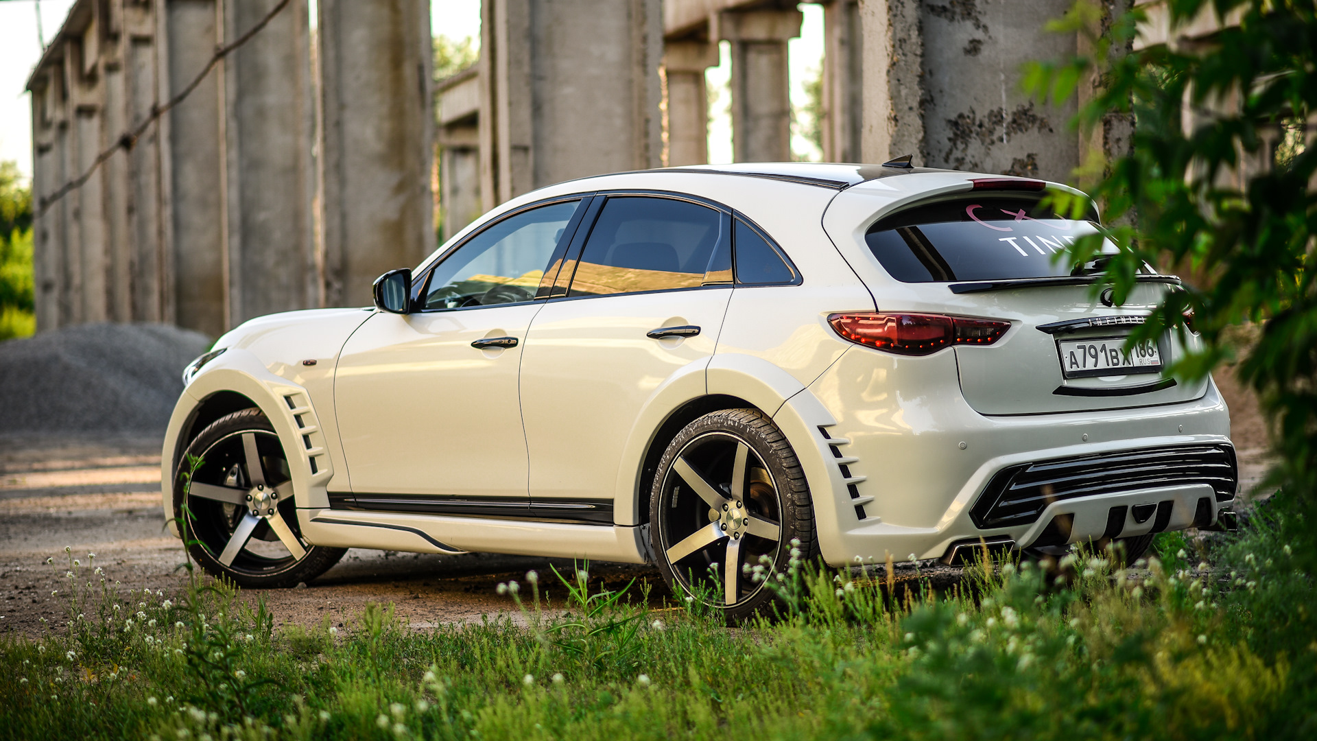 Infiniti FX (2G) 3.7 бензиновый 2013 | Suvorov White на DRIVE2