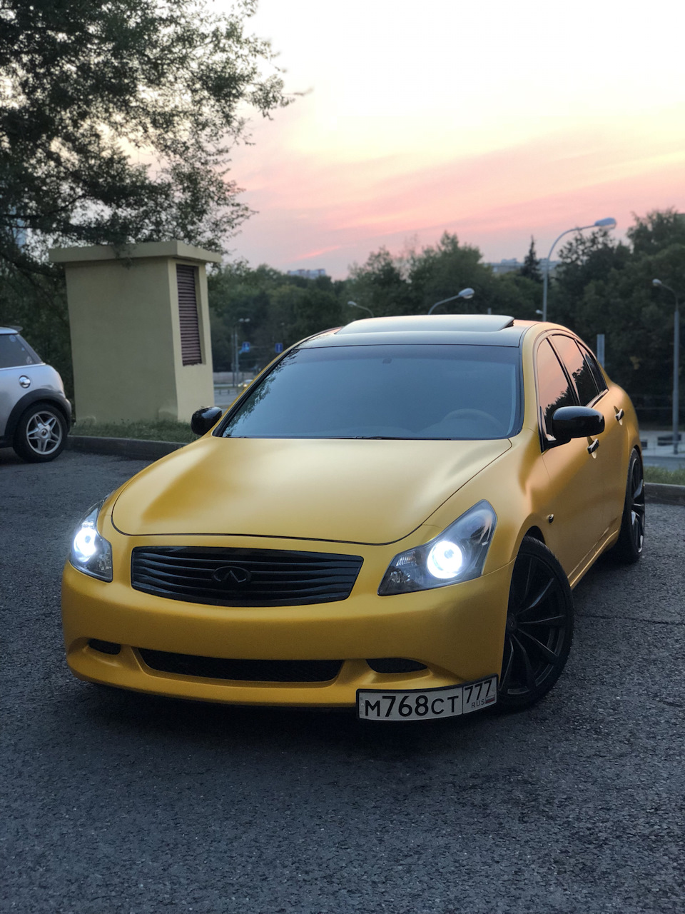 Черный матовый Infiniti g35