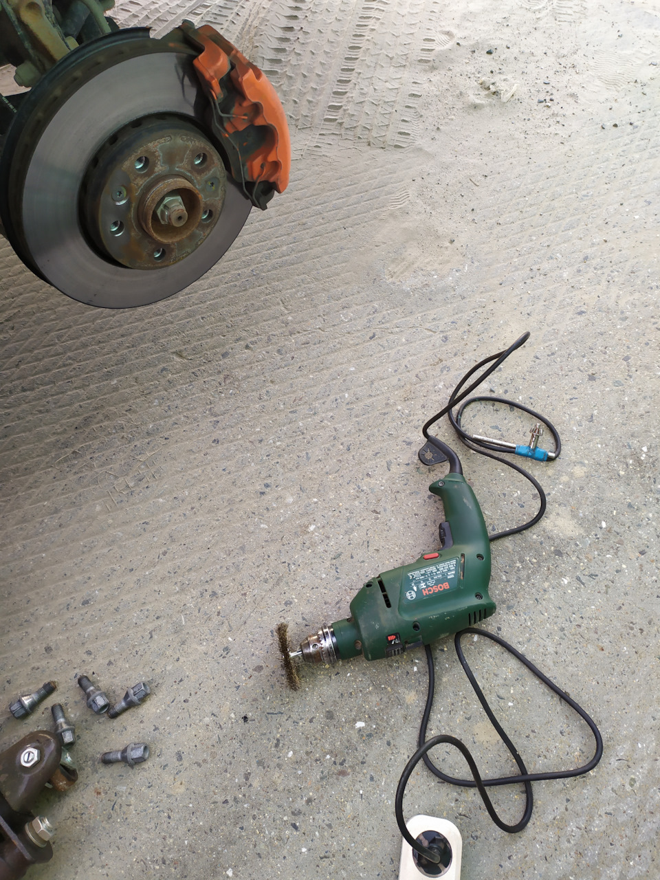 [24] Обработка медной смазкой — Renault Duster (1G), 1,6 л., 2018 года ...