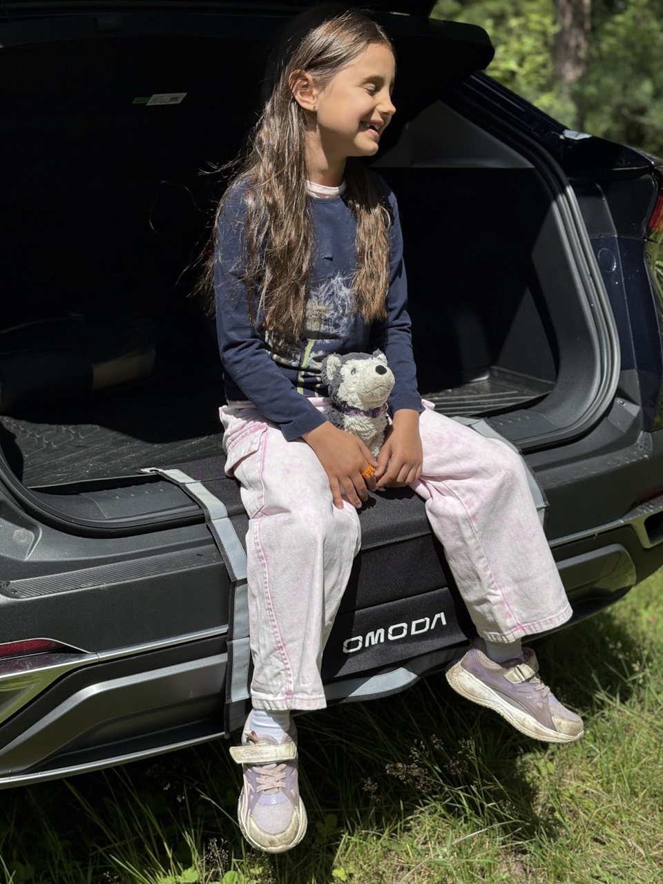 Дочь на фотосессии ) — Omoda C5