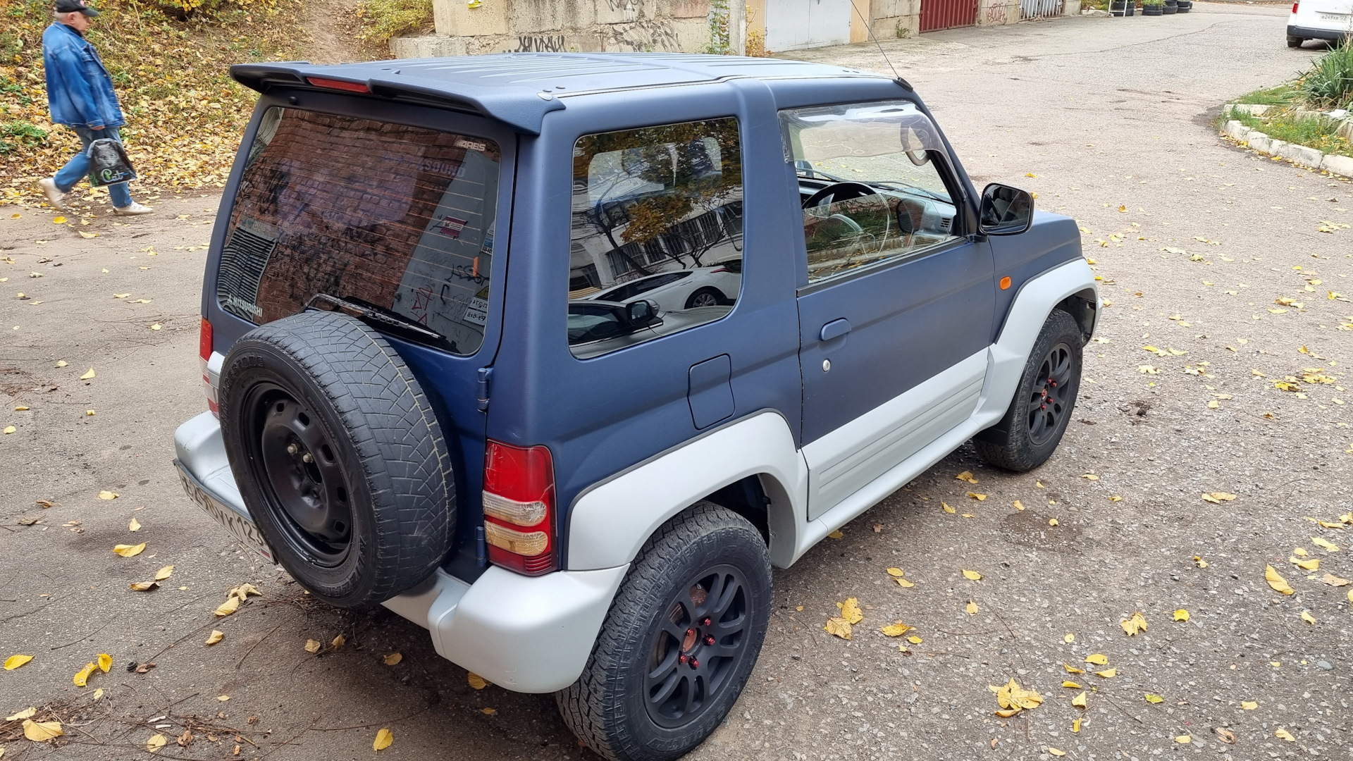 Mitsubishi pajero junior