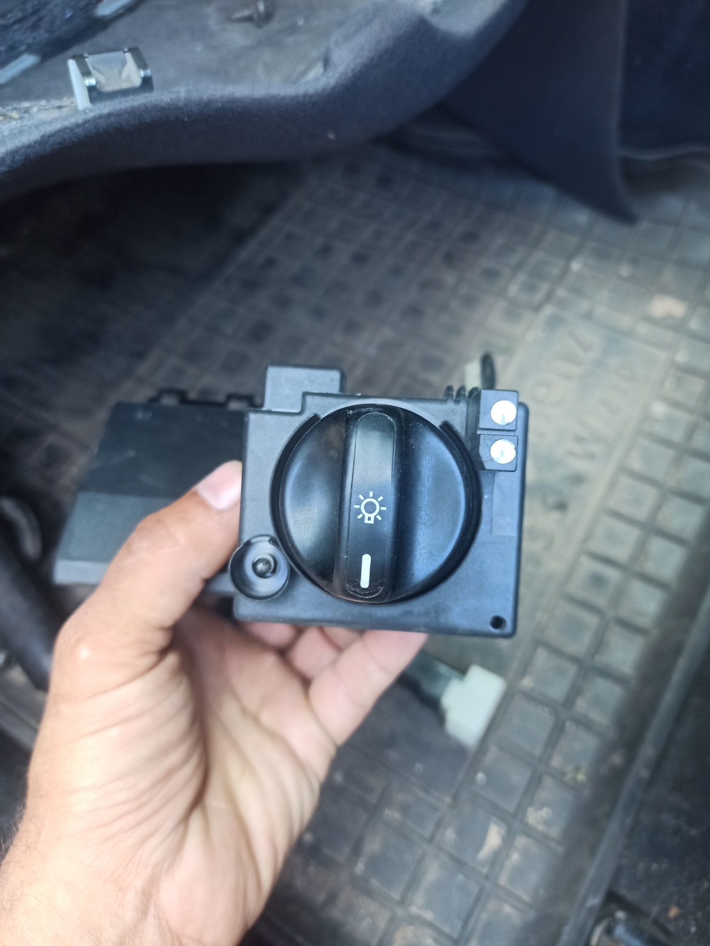 Лягушка тормоза и блок света — Mercedes-Benz E-class (W210), 2,2 л ...