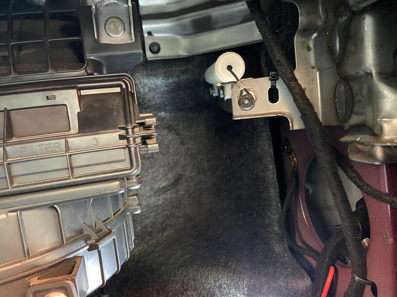 Плавное открывание бардачка — Hyundai Solaris, 1,6 л, 2012 года ...