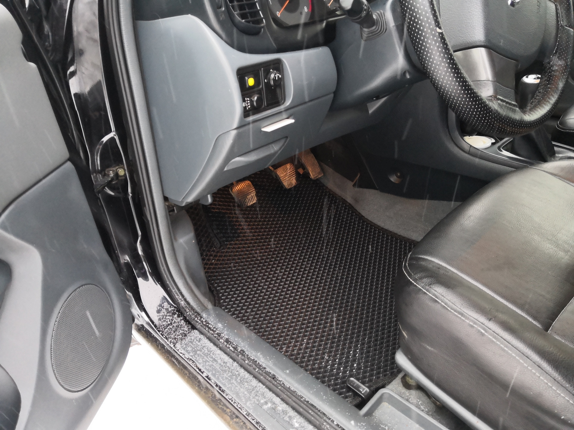 Коврики ЕВА в салон. - Nissan Almera II (N16), 1,8 л, 2006 года аксессуары DRIVE