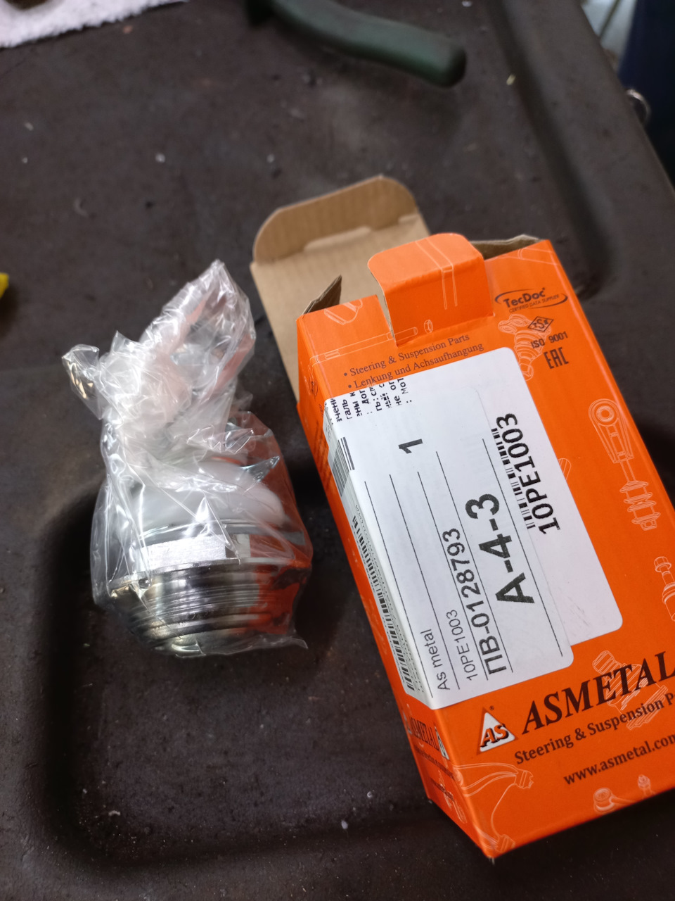 Замена шаровой опоры (предыдущий якобы оригинал отходил 25 тыс. км ...