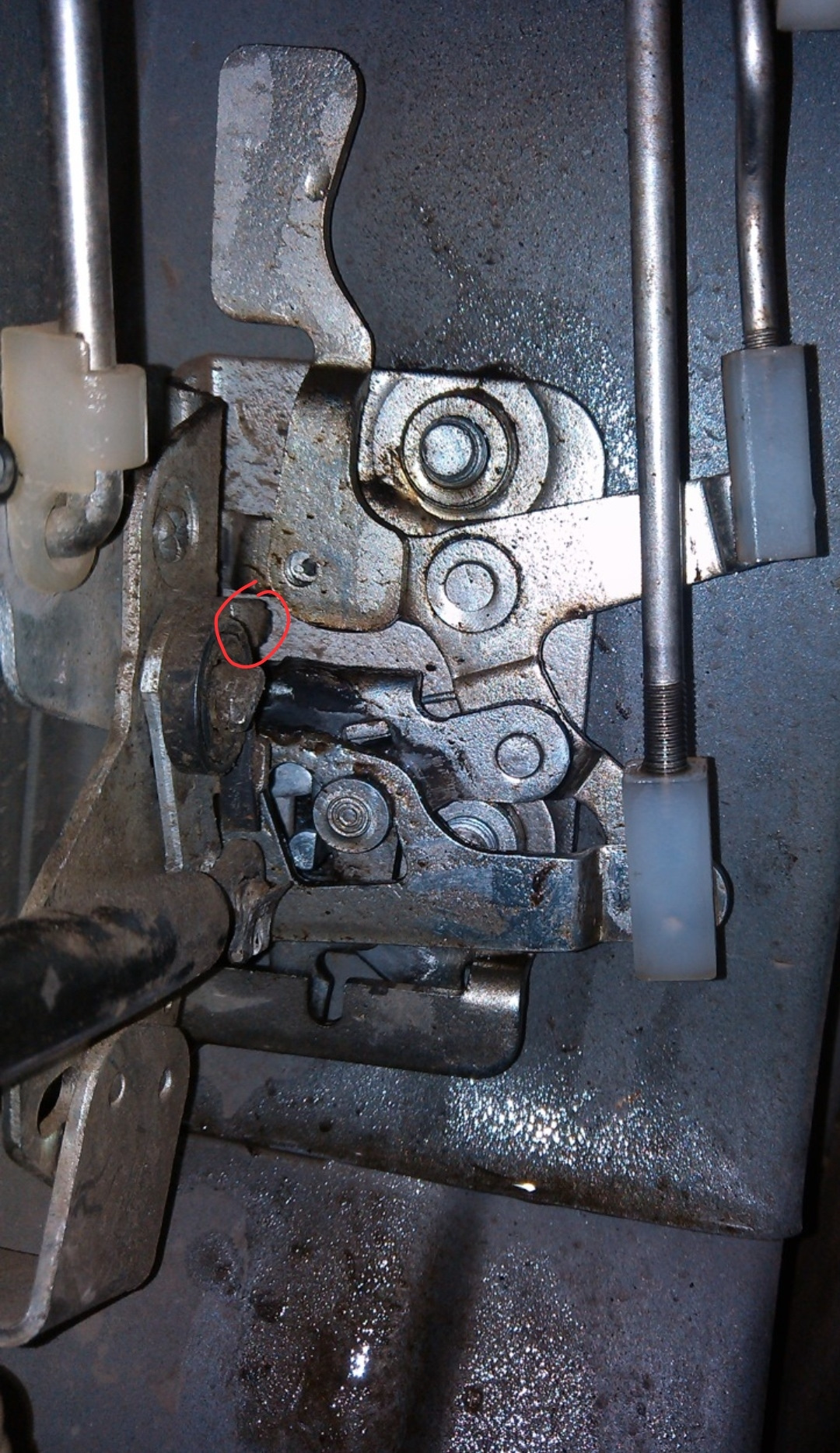 Не открывается дверь — Lada Приора хэтчбек, 1,6 л, 2011 года | своими ...