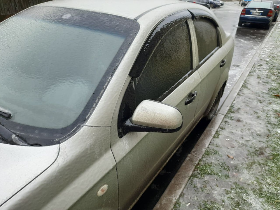 Уплотнительные резинки на двери авто шевроле авео