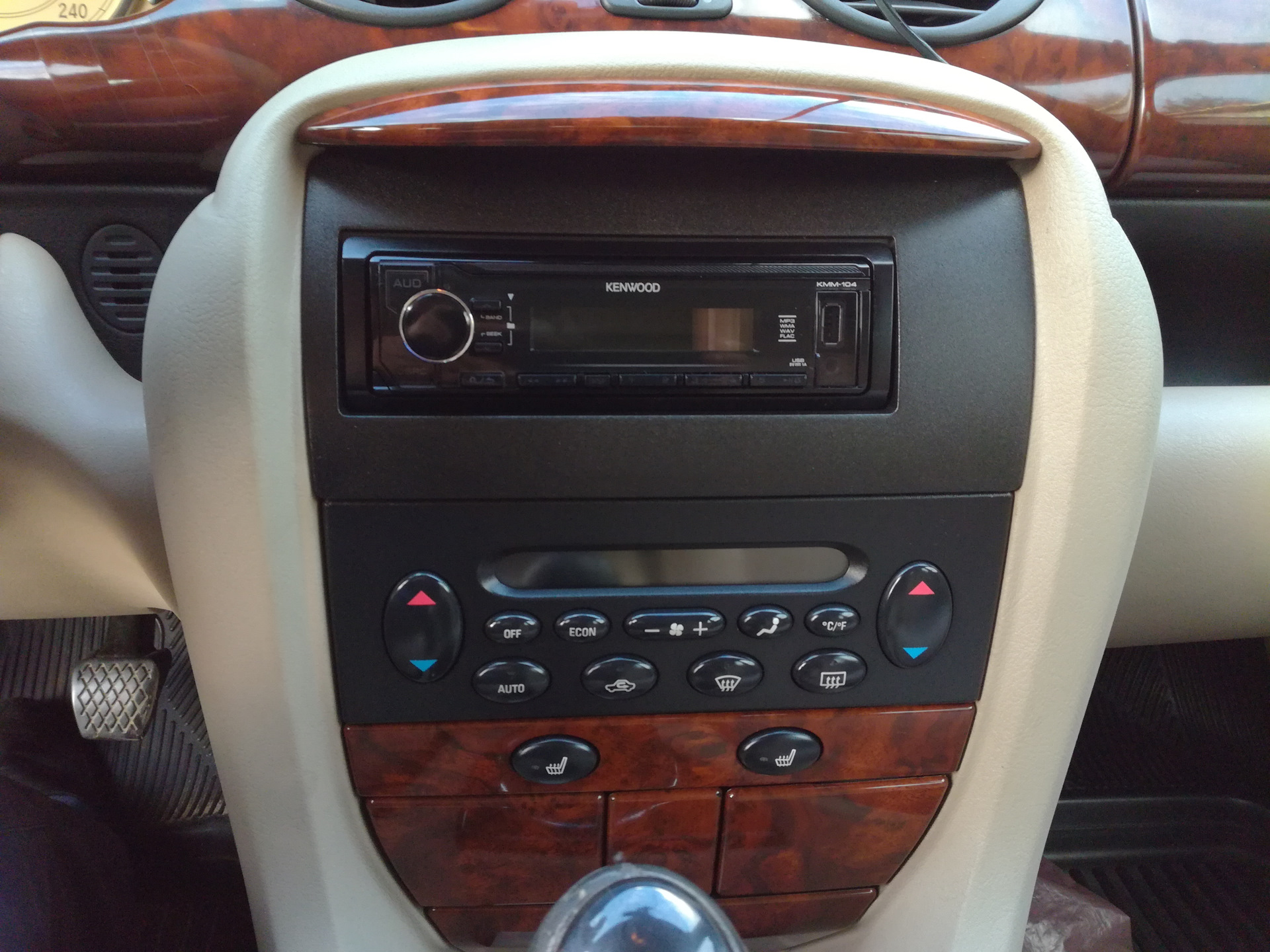 магнитола mg rover 75. магнитола ровер в9017. магнитола rover 75. ровер 75 магнитола ауф. магнитола ровер 75.