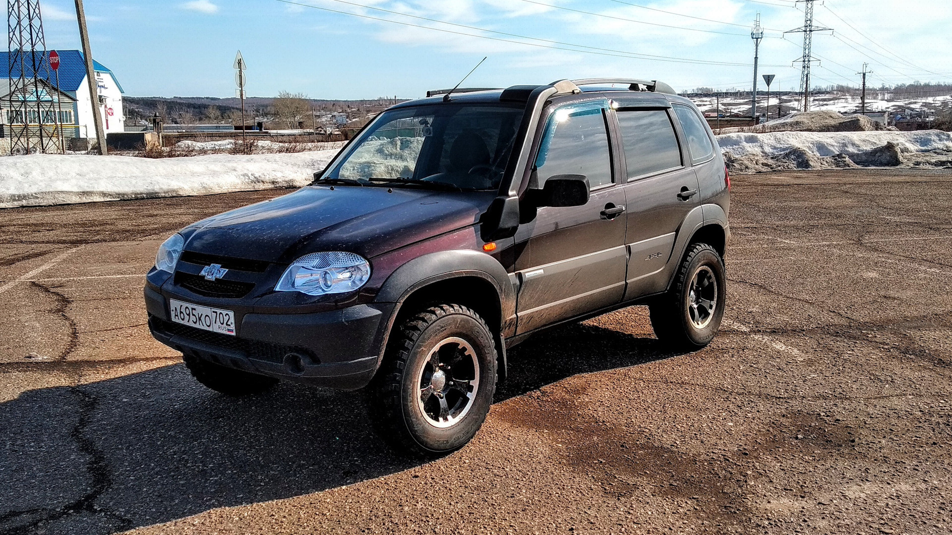 Нива шевроле r15. 235/75 R15 на ниву Шевроле. Chevrolet Niva 235 75 15. 235/75 R15 Chevrolet Niva.