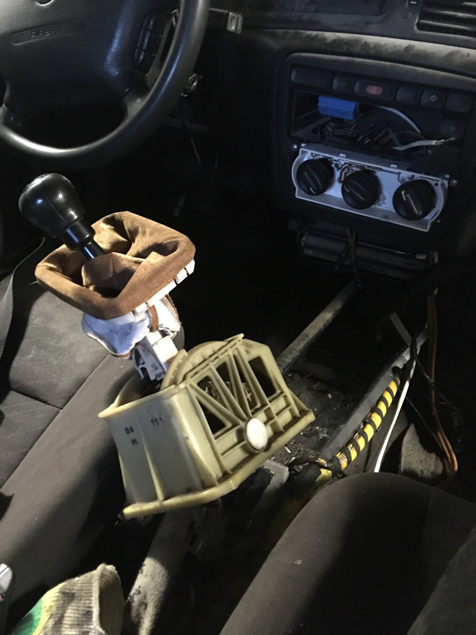 Как поменять кулису — Opel Vectra B, 2 л., 1997 года | аксессуары | DRIVE2