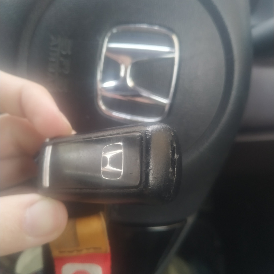 Замена батарейки в брелке — Honda N-WGN (1G), 0,7 л, 2016 года ...