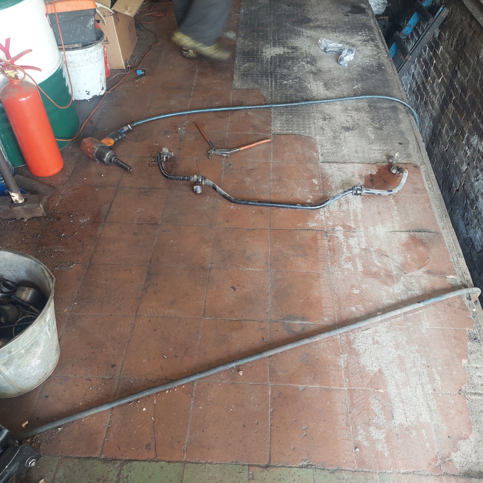 Замена задних втулок и стоек стабилизатора — Honda CR-V (RE), 2 л, 2011 ...