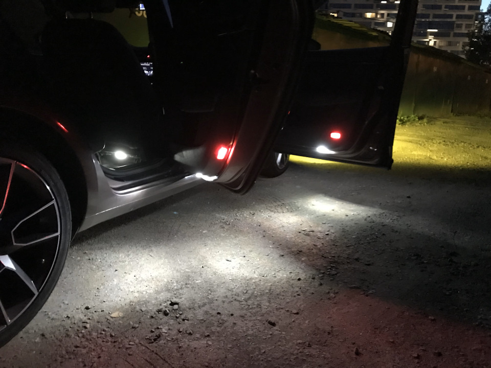 Сигнальные плафоны и подсветка околодверного пространства. — Skoda ...