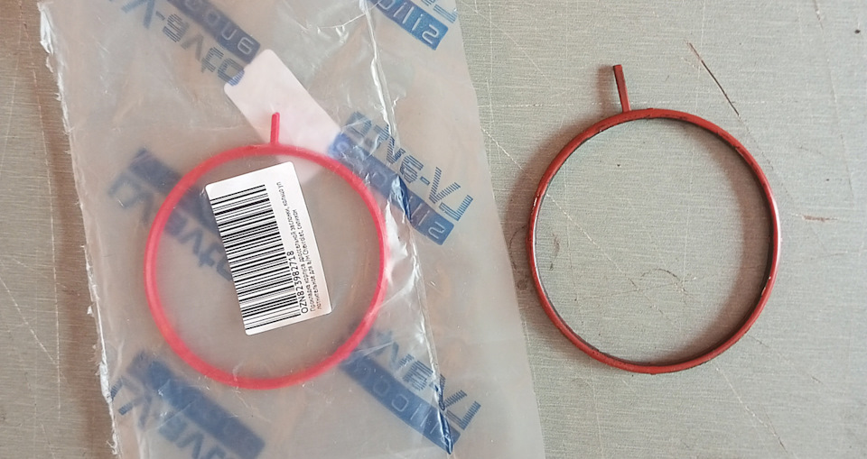 Слева новая прокладка, справа старая) — Chevrolet Cruze (1G)