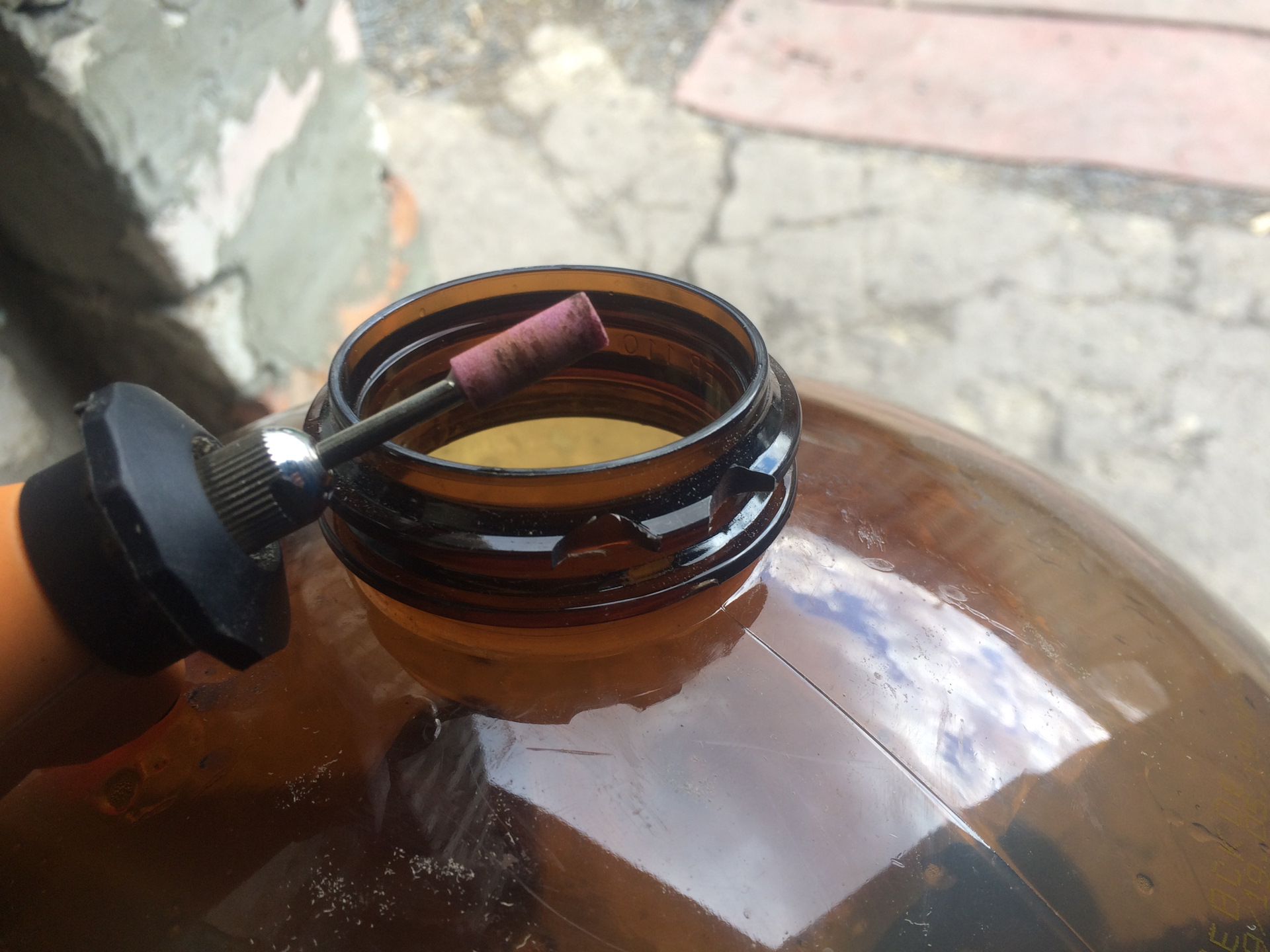 Кей кег заборная головка. Держатель для бутыли 19 л. Раздаточная головка для кеги тип а. Ручка для пэт кеги на 30. Ручки для кеги пэт 30л.