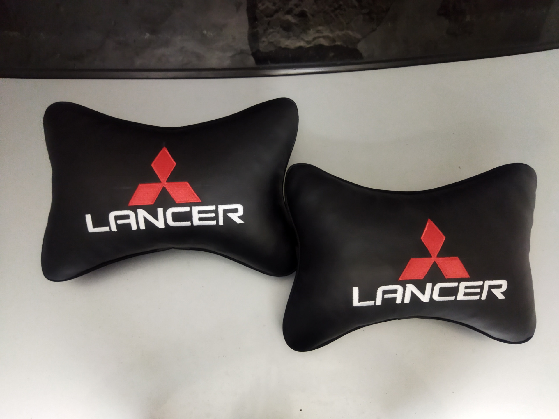 Подушки-косточки подголовников — Mitsubishi Lancer IX, 1,6 л, 2004 года ...