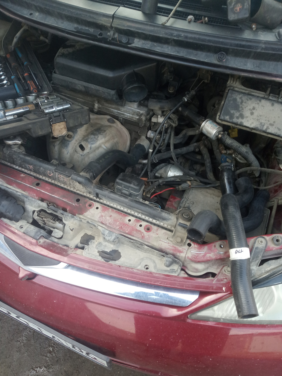 Лопнул верхний патрубок охлаждения — Toyota Estima (II), 2,4 л, 2005 ...