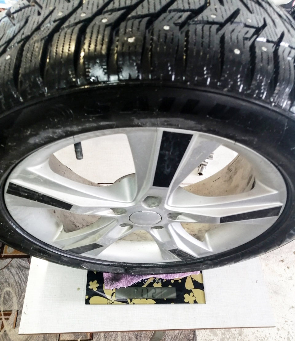 93: Примерка колёс мокка, сравнегие с 225.50.17 шип и какой-то писк под ...