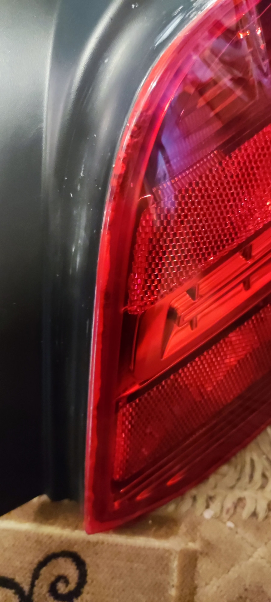 Потеет задний правый фонарь — Peugeot 301 (2012), 1,6 л, 2013 года ...