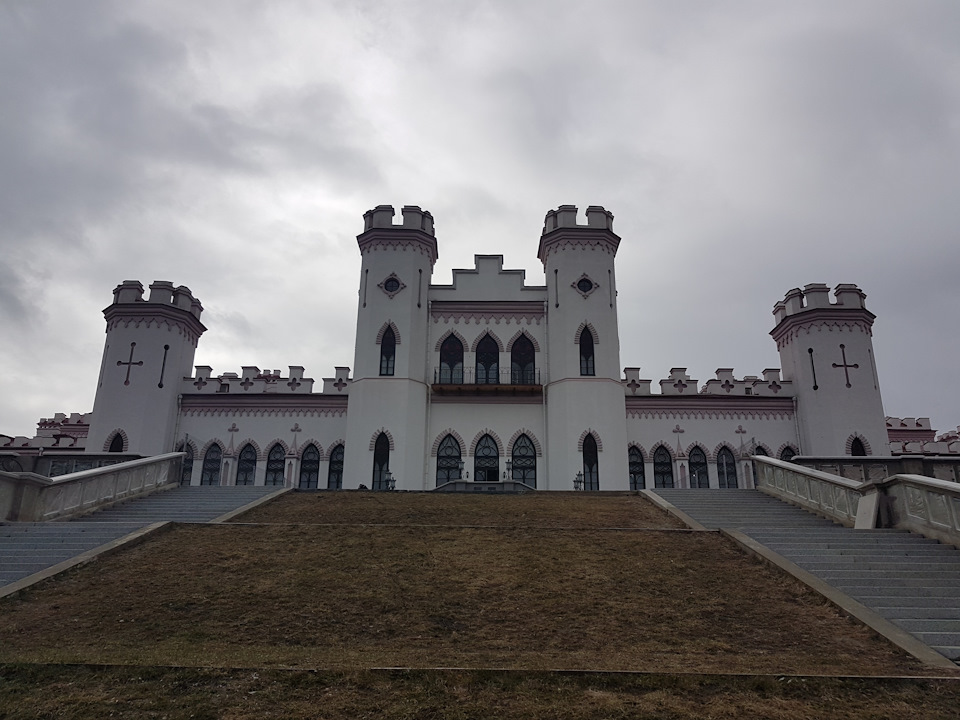 Коссовский замок внутри фото